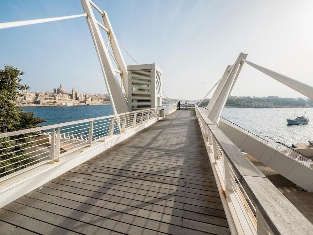 Modern 2Br Apartment In Central St Julian'S Сент Джулианс Экстерьер фото