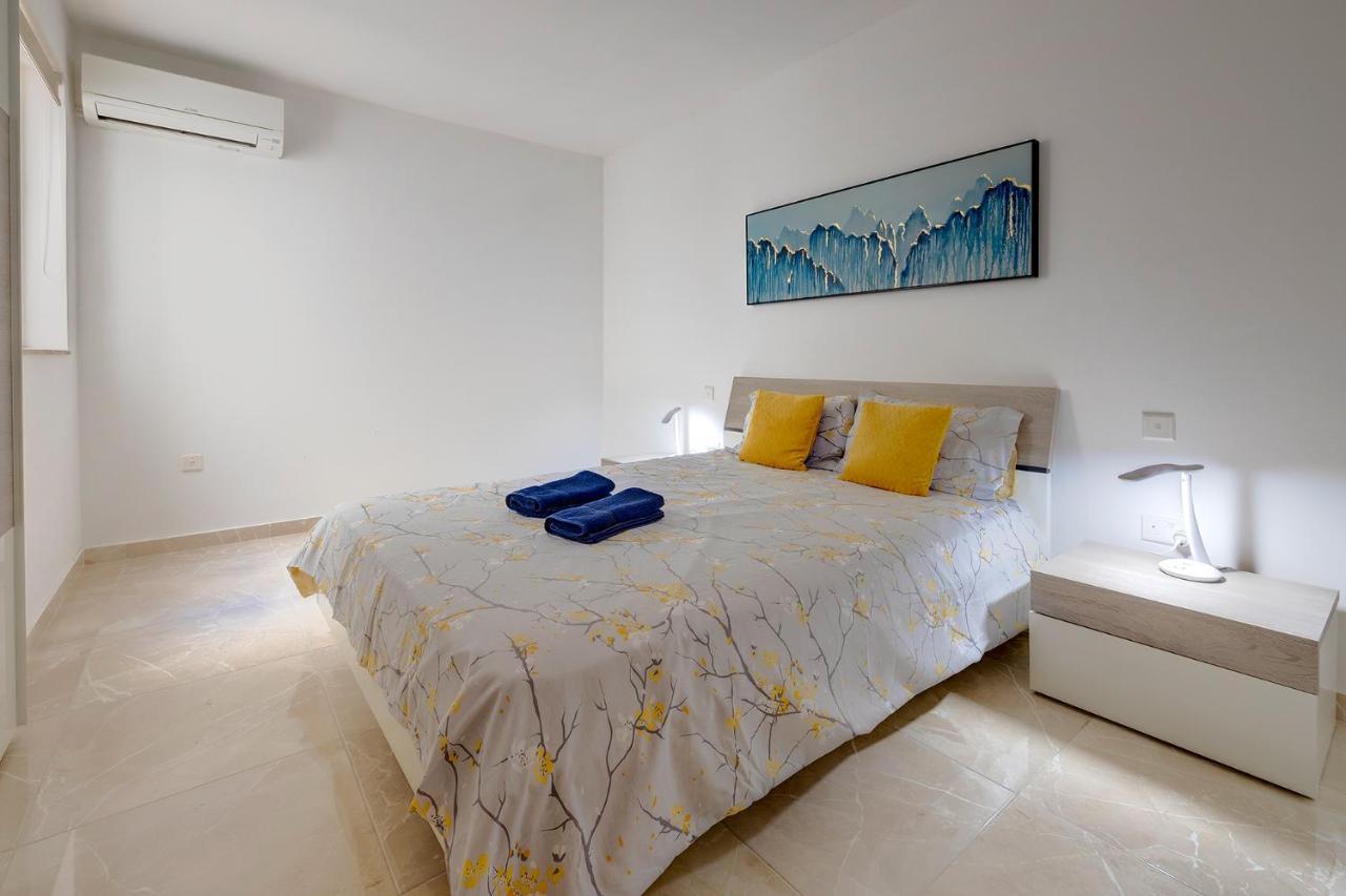 Modern 2Br Apartment In Central St Julian'S Сент Джулианс Экстерьер фото
